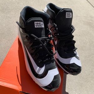Nike Men's Huarache Baseball Cleat size 12